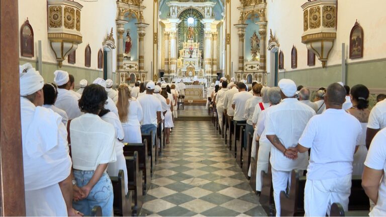 Missa de Sétimo Dia em Memória de Mãe Carmen Celebra Legado Cultural e Espiritual em Salvador