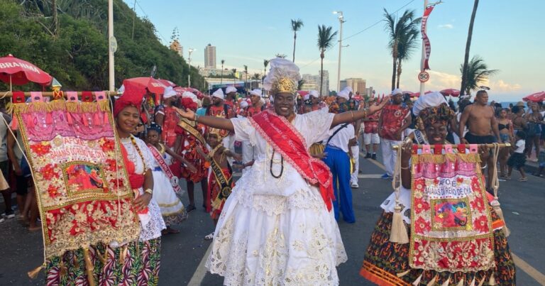 Baianas do Reino de Oyá Brilham no Fuzuê 2026: A Música do Carnaval é Acarajé Baianas do Reino de Oyá Brilham no Fuzuê 2026: A Música do Carnaval é Acarajé