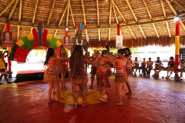 Cultura Indígena Brilha no FABI: Início do Festival em Coroa Vermelha Cultura Indígena Brilha no FABI: Início do Festival em Coroa Vermelha