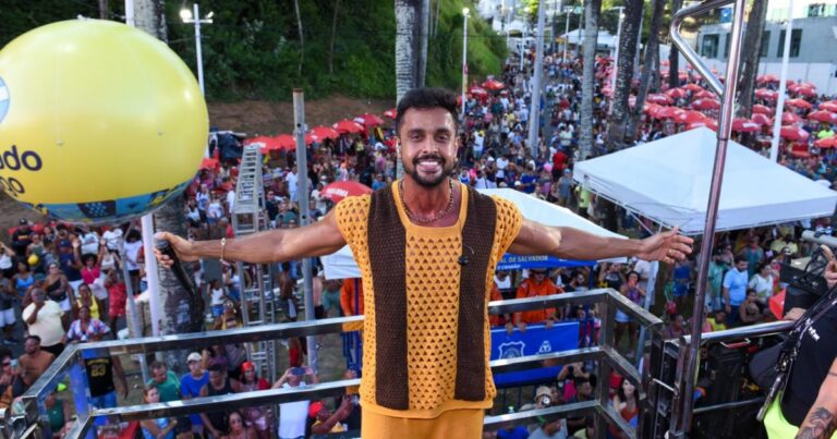Parangolé Faz Foliões Dançarem com sua Swingueira no Furdunço 2026