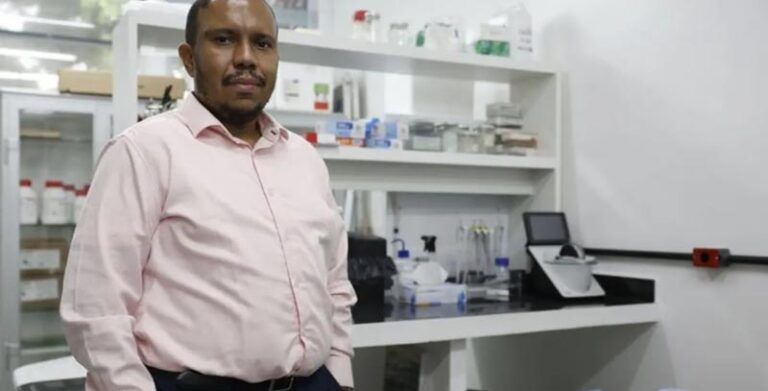 Cientistas Brasileiros Recebem Prêmios Internacionais por Avanços na Pesquisa do Alzheimer Cientistas Brasileiros Recebem Prêmios Internacionais por Avanços na Pesquisa do Alzheimer