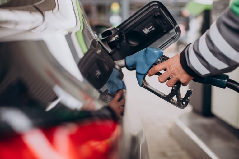 Acelen Reduz Preços da Gasolina e Diesel na Bahia: O Que Isso Significa? Acelen Reduz Preços da Gasolina e Diesel na Bahia: O Que Isso Significa?