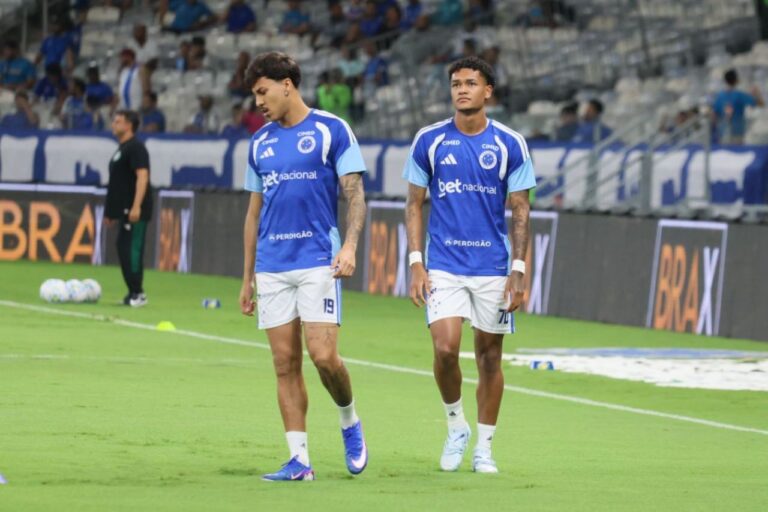 Kaique Kenji Ganha Titularidade no Cruzeiro: Destaque Contra o Bahia