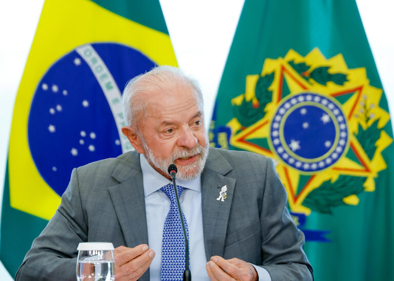 Lula Sanciona Lei Criando Dia em Homenagem às Vítimas da Covid-19