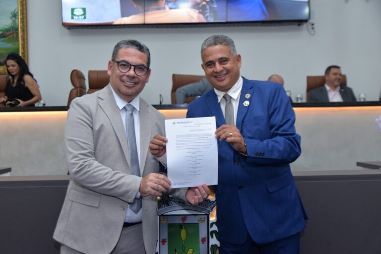 Mário Paim Recebe Título de Cidadão Feirense em Cerimônia Marcante