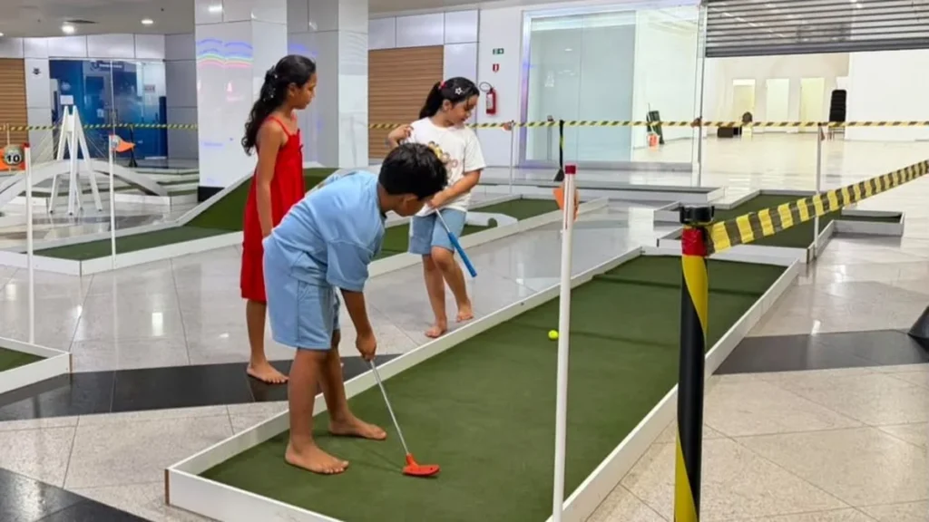 Manaus inaugura pista de mini-golf para todas as idades no Manaus Plaza Shopping