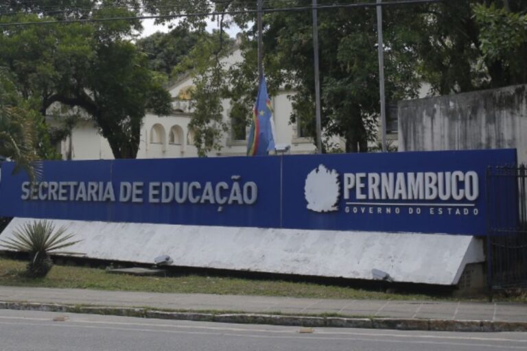 Governo de Pernambuco Lança Programa de Bolsas para Professores da Rede Estadual