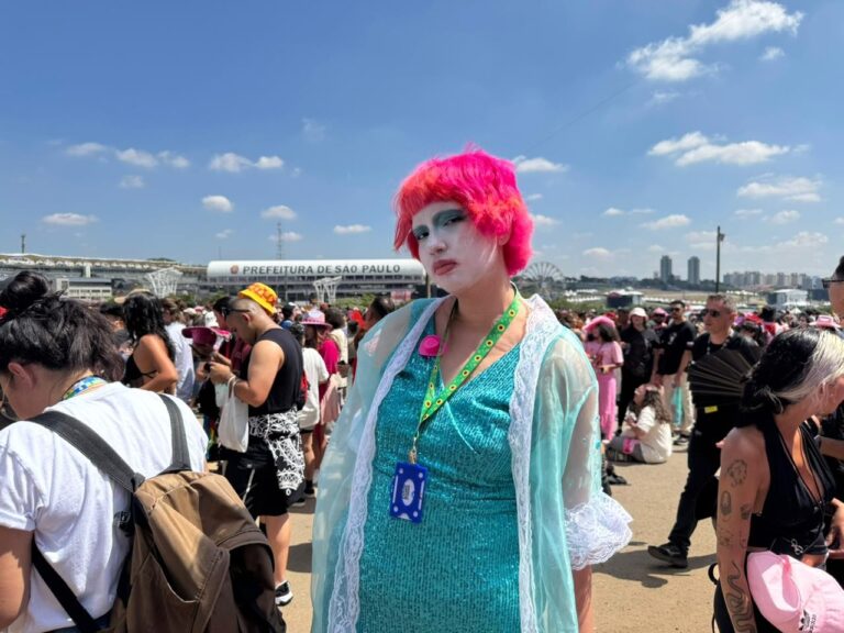 Lollapalooza 2026: Fãs Celebram A Cultura Drag Com Estreia de Chappell Roan Lollapalooza 2026: Fãs Celebram A Cultura Drag Com Estreia de Chappell Roan