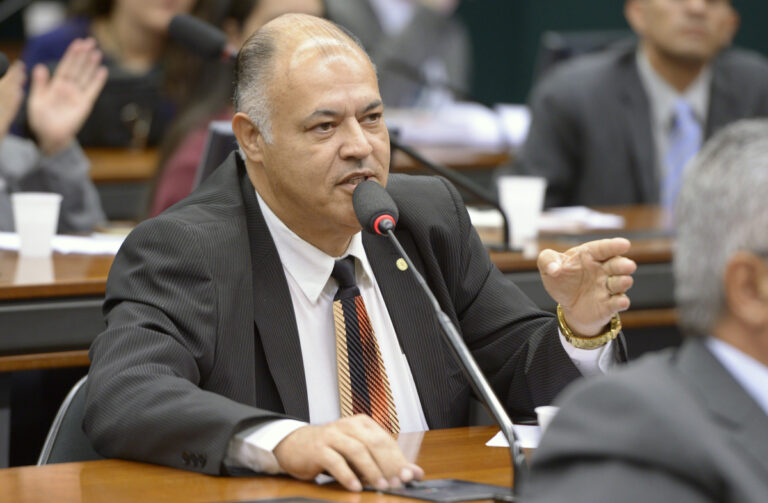 Pastor Eurico Surge como Possível Candidato ao Senado em Pernambuco