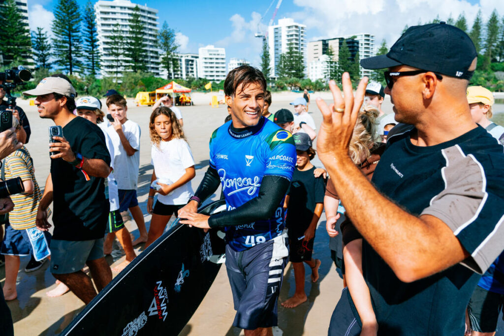 Mateus Herdy Conquista Onda 8.33 e Avança às Oitavas em Gold Coast Mateus Herdy Conquista Onda 8.33 e Avança às Oitavas em Gold Coast