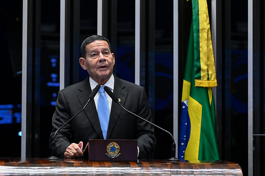Mourão Aponta Falhas no Pacote de Segurança e na Política Econômica do Governo Mourão Aponta Falhas no Pacote de Segurança e na Política Econômica do Governo