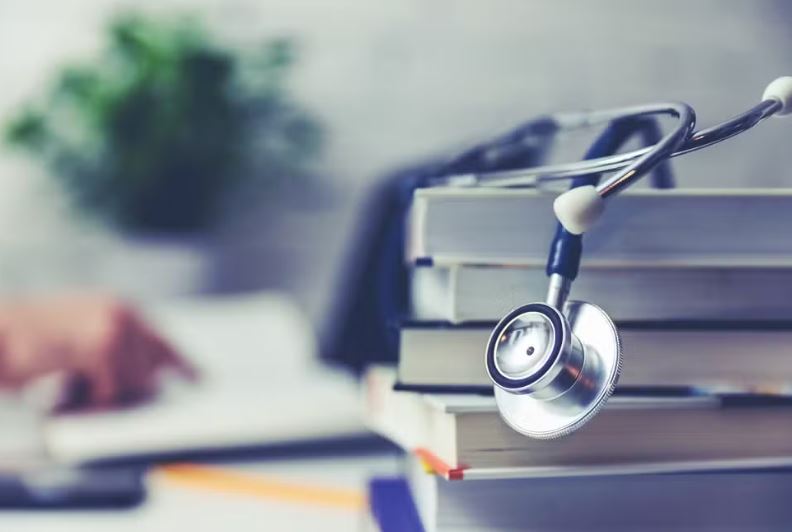 Desempenho das Faculdades de Medicina do RN no Enamed: Resultados e Consequências Desempenho das Faculdades de Medicina do RN no Enamed: Resultados e Consequências
