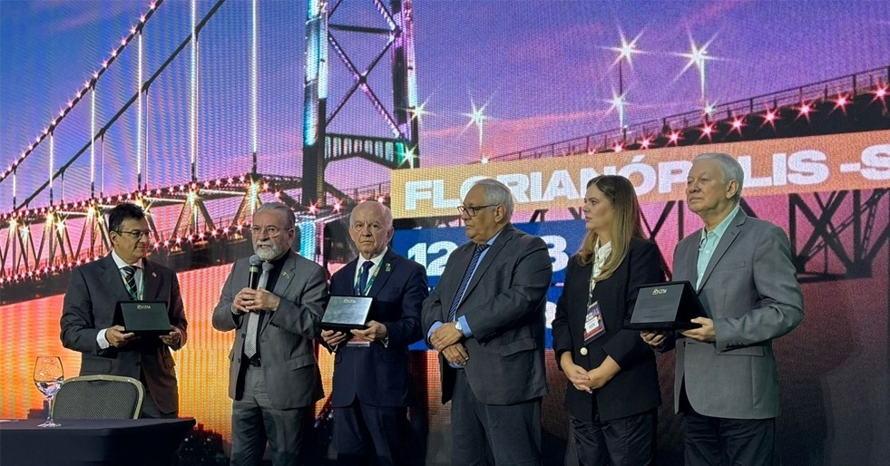 Abertura do I Encontro Nacional de Conselhos de Medicina 2026: Homenagens e Debates sobre Saúde Mental Abertura do I Encontro Nacional de Conselhos de Medicina 2026: Homenagens e Debates sobre Saúde Ment