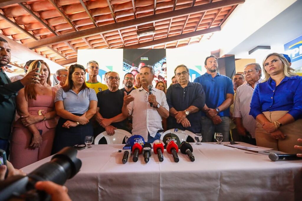 Avaliando o Suporte do Bolsonarismo na Eleição de Álvaro Dias: Perspectivas e Desafios Avaliando o Suporte do Bolsonarismo na Eleição de Álvaro Dias: Perspectivas e Desafios