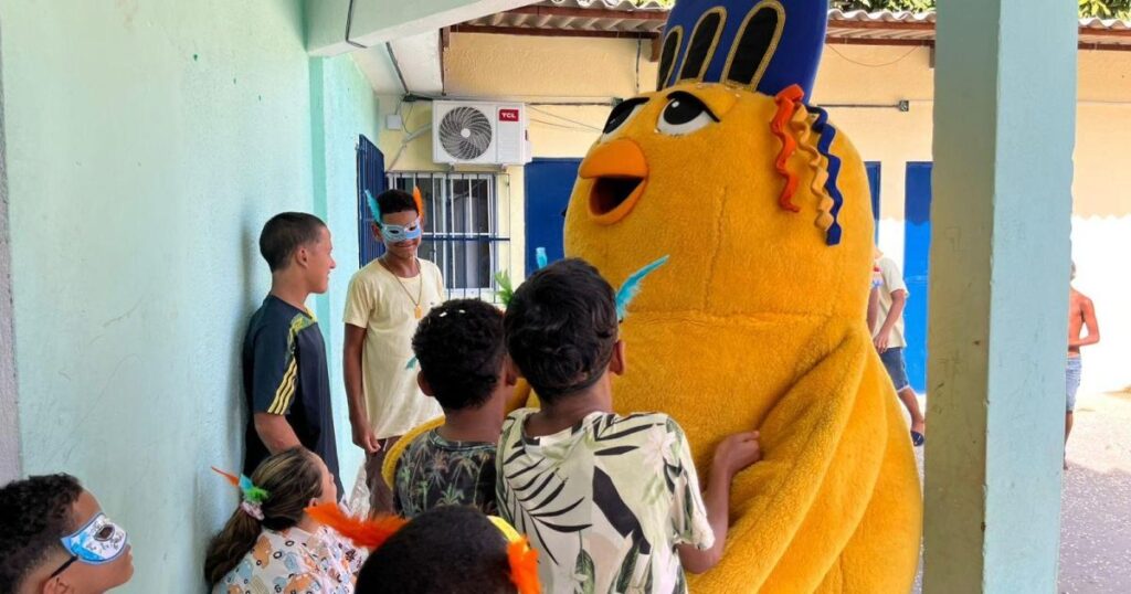 Pinto da Madrugada Leva Cultura e Alegria a Abrigo em Maceió Pinto da Madrugada Leva Cultura e Alegria a Abrigo em Maceió