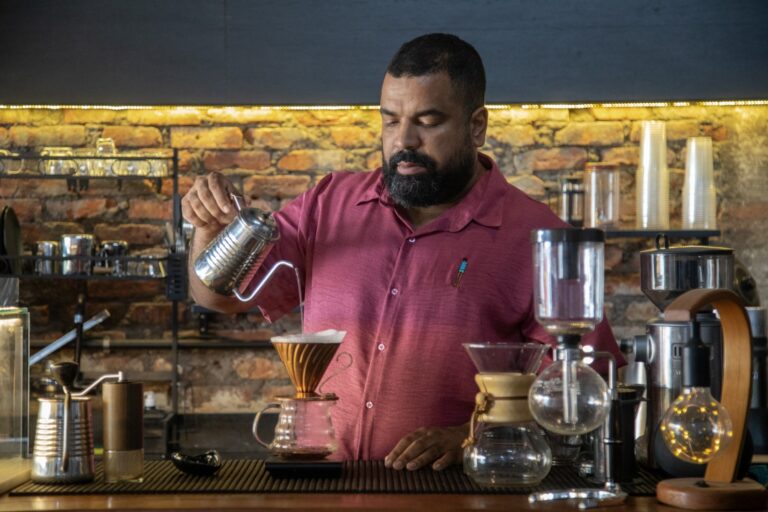 Cafés Especiais: Menos Estímulo, Mais Prazer em um Novo Estilo de Vida Cafés Especiais: Menos Estímulo, Mais Prazer em um Novo Estilo de Vida