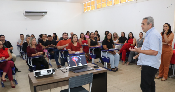 Prefeito Ronivon Maciel Acolhe Gestores da Rede Municipal de Educação em Porto Nacional Prefeito Ronivon Maciel Acolhe Gestores da Rede Municipal de Educação em Porto Nacional