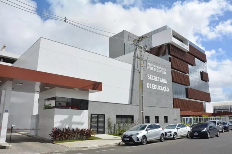 Prefeitura de Feira de Santana abre seleção para mil professores: Oportunidade para educadores Prefeitura de Feira de Santana abre seleção para mil professores: Oportunidade para educadores