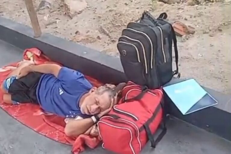 Ambulância Apreendida: Paciente Idoso Aguarda em Situação Crítica na BR-101 Ambulância Apreendida: Paciente Idoso Aguarda em Situação Crítica na BR-101