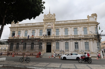 Paço Maria Quitéria: Um Século de História e Cultura em Feira de Santana Paço Maria Quitéria: Um Século de História e Cultura em Feira de Santana