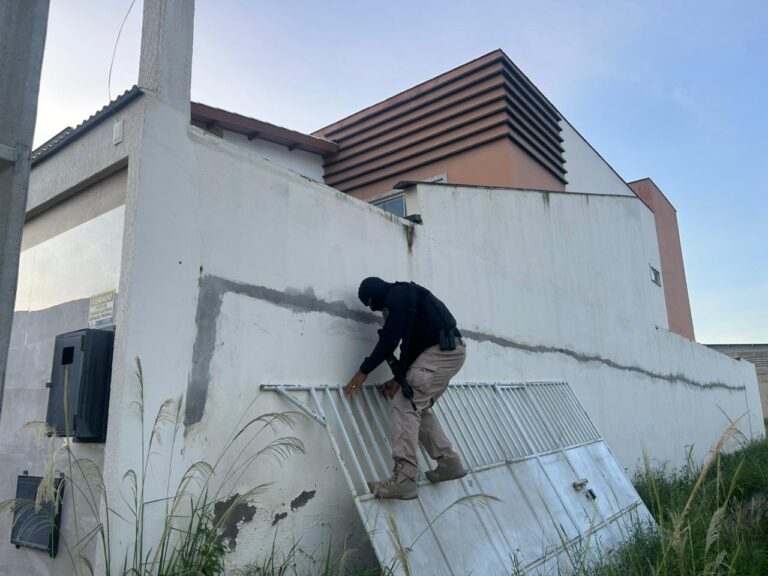 Quatro Policiais Militares Presos em Ação Contra Milícias na Bahia