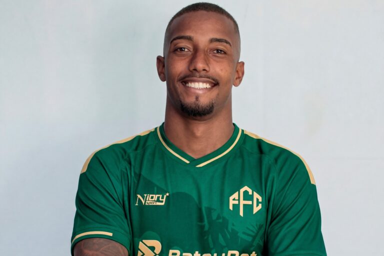 Feira FC Contrata Gilberto Santos: Lateral Ex-Santos se Junta à Série B do Baianão
