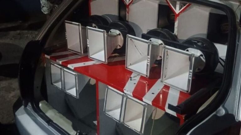 PM Apreende Veículo com Som Paredão em Plataforma: Ação Contra Poluição Sonora