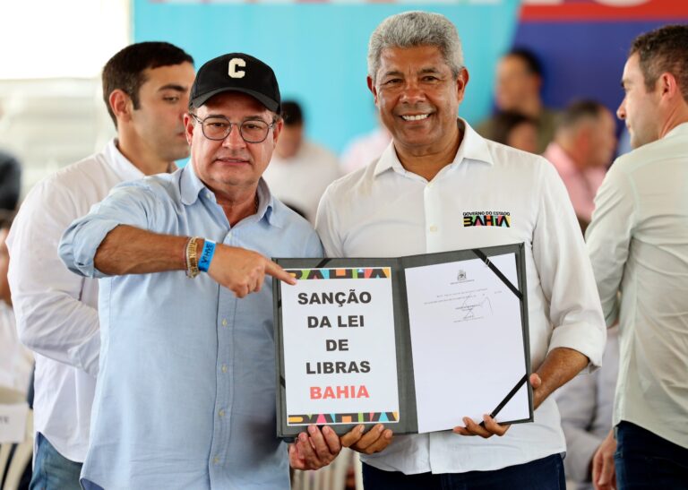 Bahia Avança na Inclusão: Libras Reconhecida como Meio Legal de Comunicação Bahia Avança na Inclusão: Libras Reconhecida como Meio Legal de Comunicação