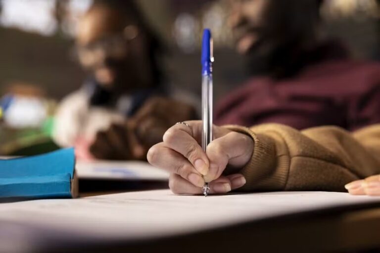 Concurso Público em Camboriú: 178 Vagas e Salários de até R$ 16 Mil Concurso Público em Camboriú: 178 Vagas e Salários de até R$ 16 Mil