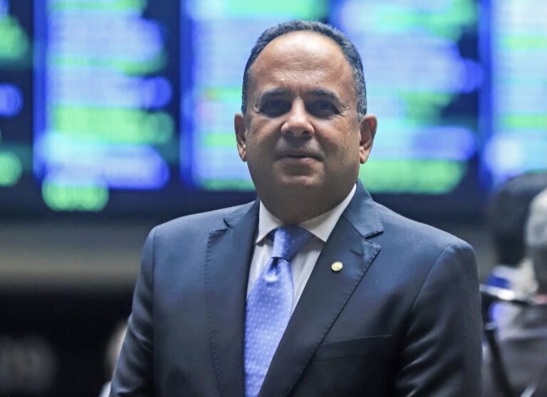 Jorge Araújo Critica Concessão da BR-116 e Alerta sobre Pedágios na Bahia