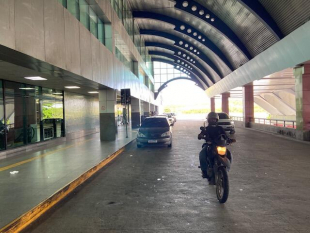 Deputado Leo Prates Lança PL para Eliminar Tarifa ‘Kiss & Fly’ nos Aeroportos Deputado Leo Prates Lança PL para Eliminar Tarifa 'Kiss & Fly' nos Aeroportos