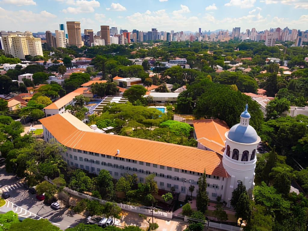 Educação de Elite no Brasil: Escola Cobra até R$ 16 Mil por Mês e Fatura Milhões Educação de Elite no Brasil: Escola Cobra até R$ 16 Mil por Mês e Fatura Milhões