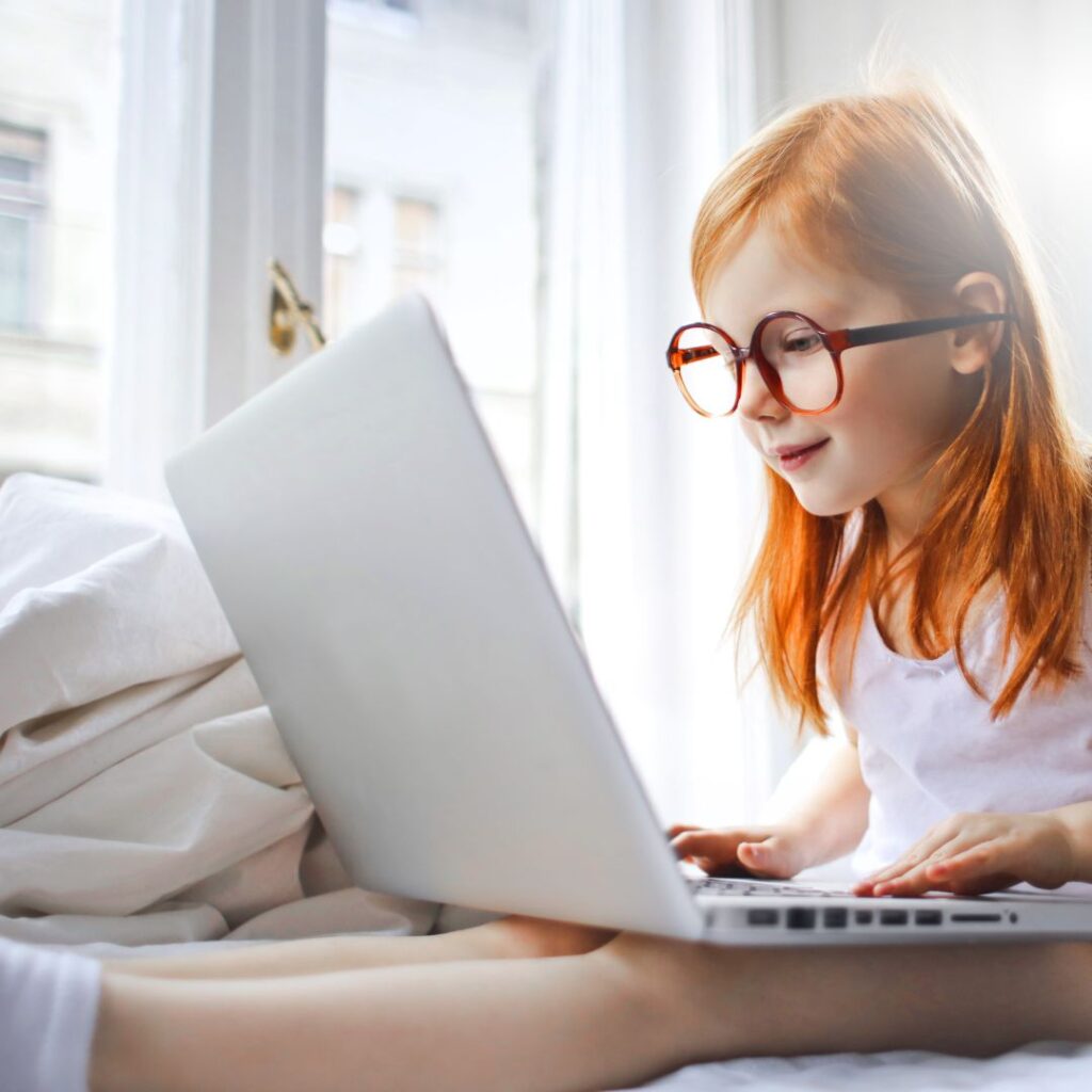Tecnologia e Criatividade: Ferramentas Inovadoras para Criação de Caricaturas e Livros Infantis Tecnologia e Criatividade: Ferramentas Inovadoras para Criação de Caricaturas e Livros Infantis