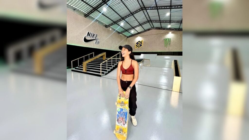 Rayssa Leal Completa 18 Anos e Revela Pista de Skate Privada em Sua Mansão Rayssa Leal Completa 18 Anos e Revela Pista de Skate Privada em Sua Mansão