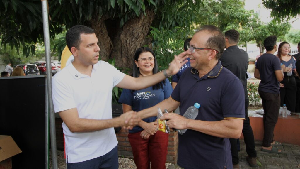 Concurso para Professores no Piauí: Acompanhamento do Secretário da Educação Concurso para Professores no Piauí: Acompanhamento do Secretário da Educação