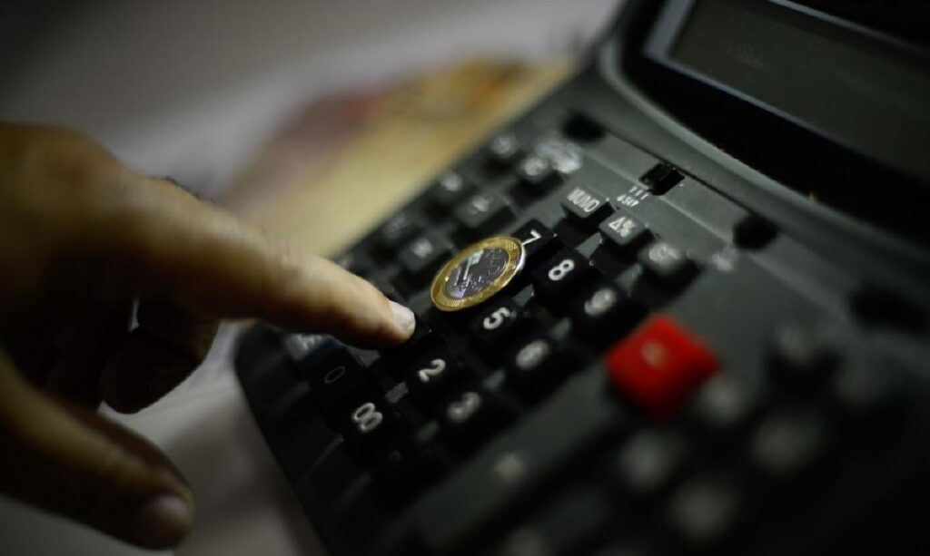IPCA de Fevereiro: Aumento de 0,70% Impulsionado pela Educação e Melhoria na Inflação Anual IPCA de Fevereiro: Aumento de 0,70% Impulsionado pela Educação e Melhoria na Inflação Anual