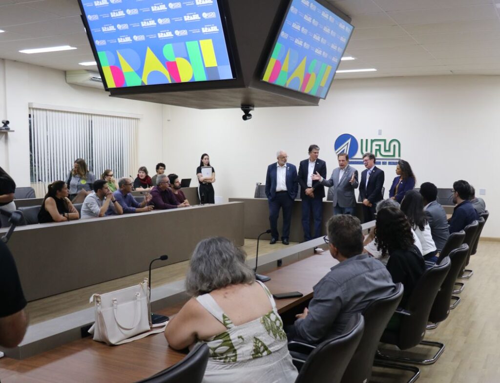 Ministro da Educação Anuncia Investimentos na UFLA Durante Visita Oficial Ministro da Educação Anuncia Investimentos na UFLA Durante Visita Oficial