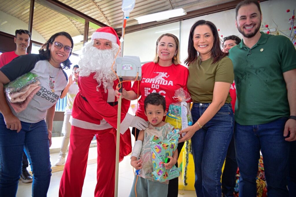 Governo e Ifac promovem momento especial com brinquedos e kits de higiene a crianças em tratamento de saúde Governo e Ifac promovem momento especial com brinquedos e kits de higiene a crianças em tratamento d