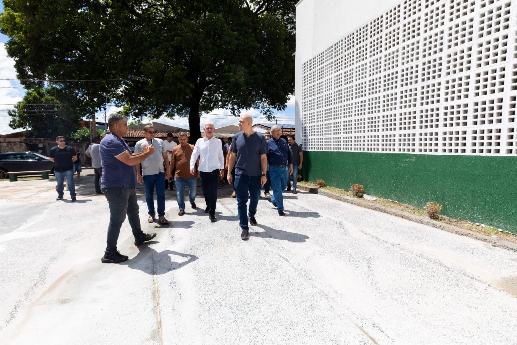 Inauguração do Complexo Multiuso no Bairro Novo Terceiro: Um Espaço Para a Comunidade Inauguração do Complexo Multiuso no Bairro Novo Terceiro: Um Espaço Para a Comunidade