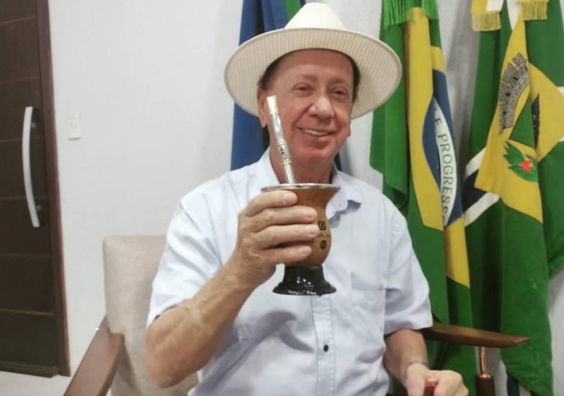 Justiça proíbe prefeito de Sinop a contratar escritório de ex-procurador em MT Justiça proíbe prefeito de Sinop a contratar escritório de ex-procurador em MT