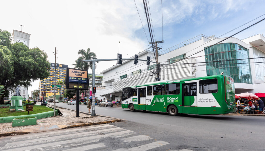 Réveillon em Cuiabá: Quatro Linhas Gratuitas de Ônibus para o Show da Virada Réveillon em Cuiabá: Quatro Linhas Gratuitas de Ônibus para o Show da Virada