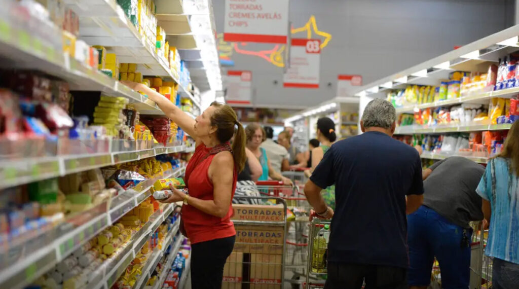 Cesta Básica em Cuiabá Ultrapassa R$ 800 em 2026: Entenda o Paradoxo Local Cesta Básica em Cuiabá Ultrapassa R$ 800 em 2026: Entenda o Paradoxo Local