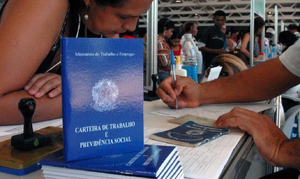 Empregabilidade em Mato Grosso Cresce 25% em 2025 – Impactos no Mercado de Trabalho Empregabilidade em Mato Grosso Cresce 25% em 2025 - Impactos no Mercado de Trabalho