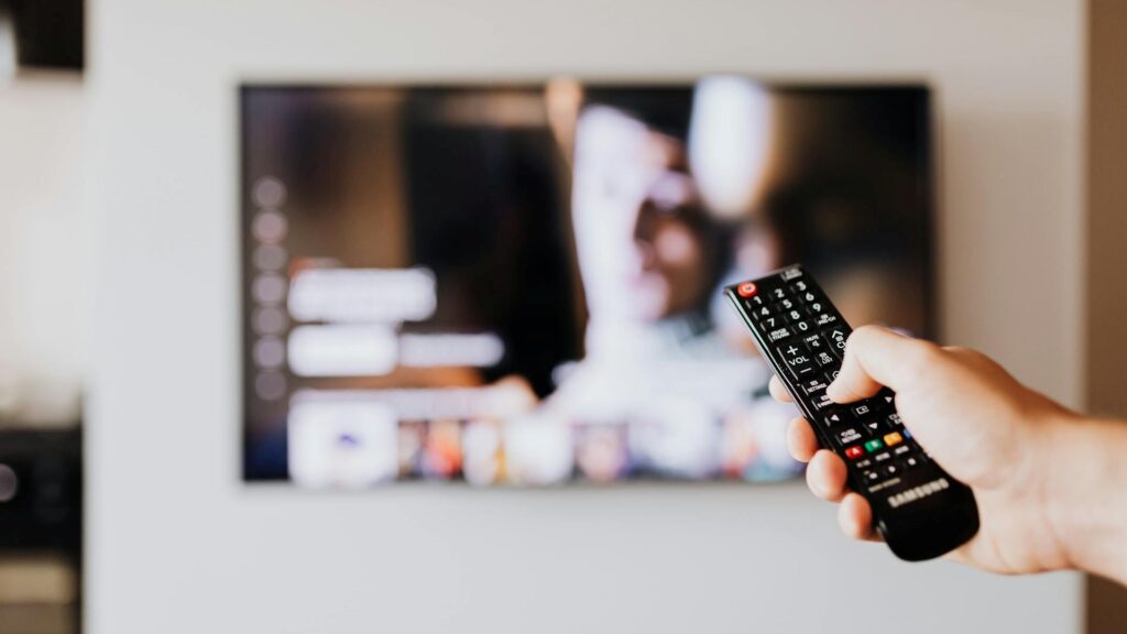 Novo Canal de Entretenimento e Jornalismo Desafia Globo e SBT na TV Aberta
