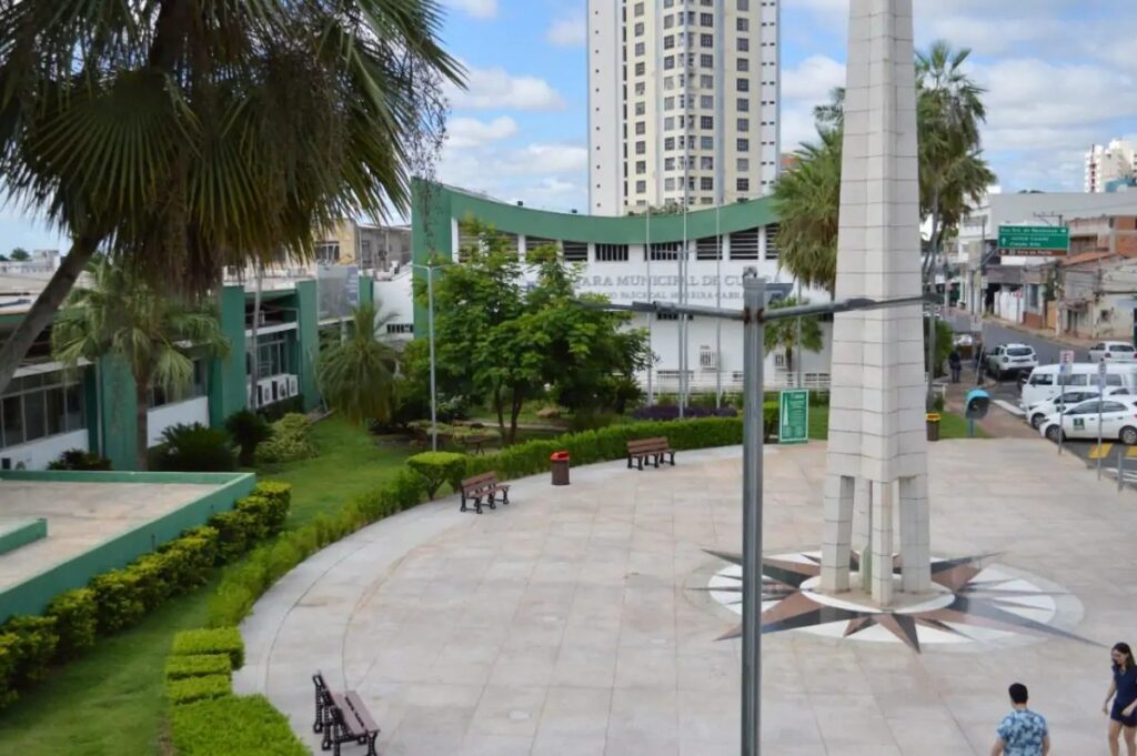 Cuiabá Aprova Isenção de IPTU para Residentes em Ruas Não Pavimentadas