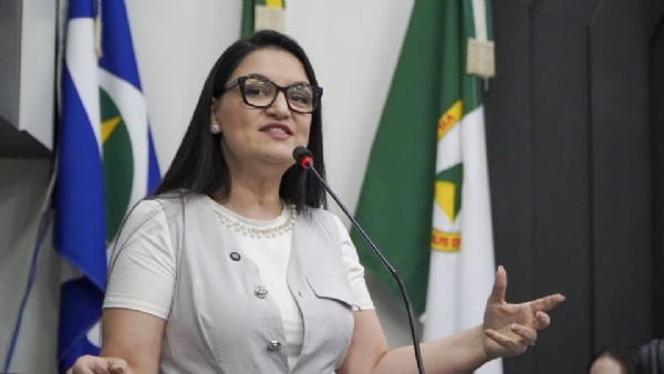 Samantha alerta Wellington sobre os riscos da ‘velha política’ e as consequências eleitorais Samantha alerta Wellington sobre os riscos da 'velha política' e as consequências eleitorais