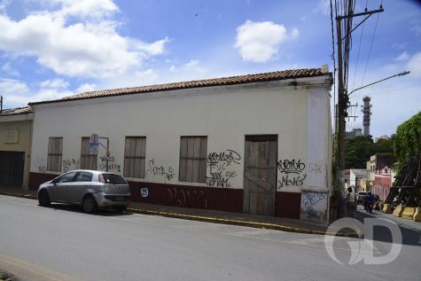 250 Anos da 1ª Sede do Legislativo de MT: Uma Celebração no Abandono 250 Anos da 1ª Sede do Legislativo de MT: Uma Celebração no Abandono