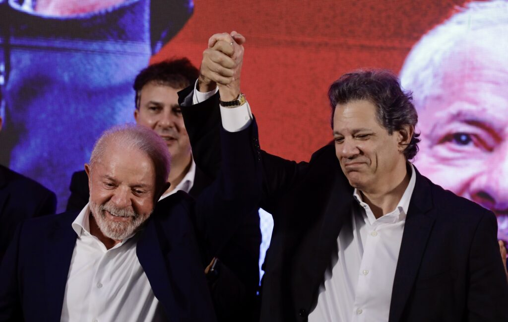 A Reviravolta de Fernando Haddad: De ‘Taxad’ a Candidato ao Governo de São Paulo A Reviravolta de Fernando Haddad: De 'Taxad' a Candidato ao Governo de São Paulo