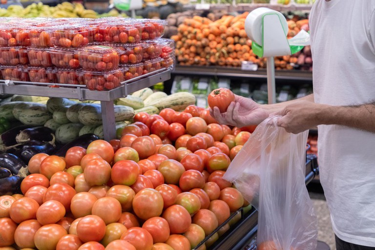 Alta no Preço do Tomate Faz Cesta Básica Disparar em Cuiabá – 2024 Alta no Preço do Tomate Faz Cesta Básica Disparar em Cuiabá - 2024
