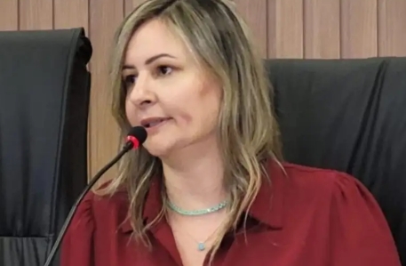 Danielle Carmona Anuncia Saída da Secretaria de Saúde de Cuiabá com Foco em Questões Pessoais Danielle Carmona Anuncia Saída da Secretaria de Saúde de Cuiabá com Foco em Questões Pessoais